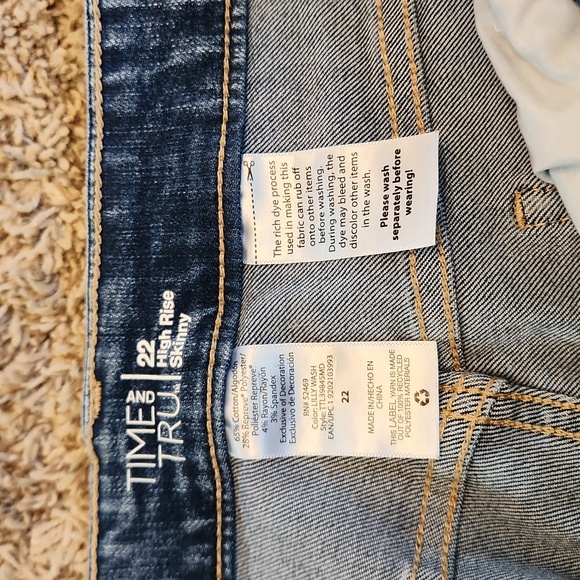 Time and Tru High Rise Skinny Jeans - Picture 4 of 6